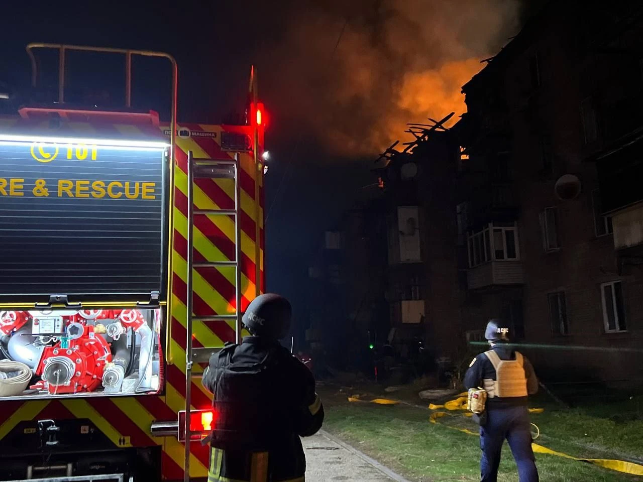 Російська атака на Кам'янське: 8 постраждалих, пожежі та руйнування інфраструктури