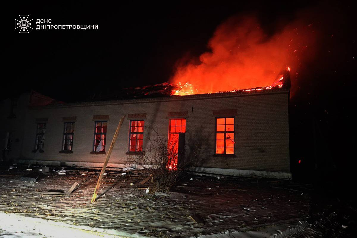 На Дніпропетровщині 2 постраждалих при російській атаці дронами та ракетами