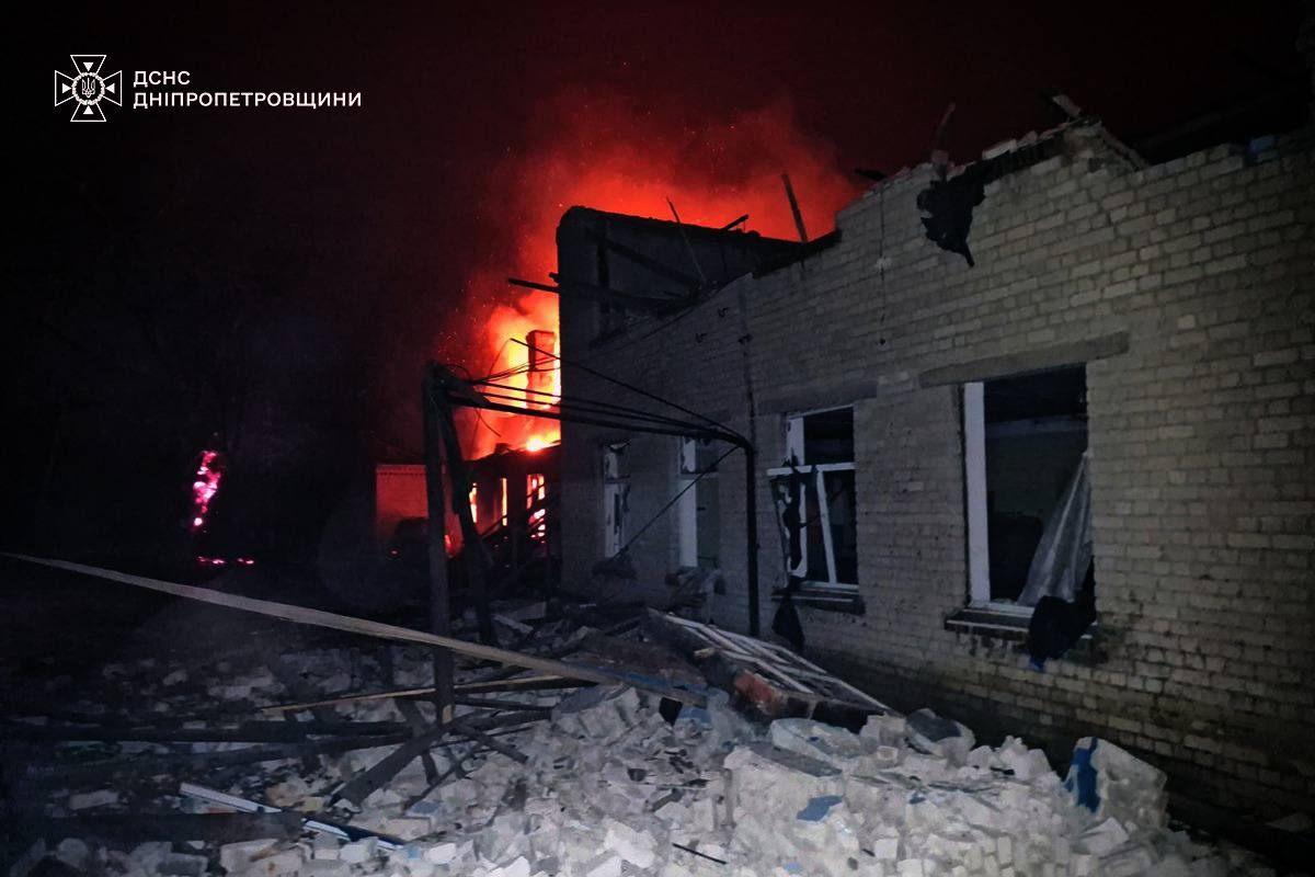 На Дніпропетровщині 2 постраждалих при російській атаці дронами та ракетами
