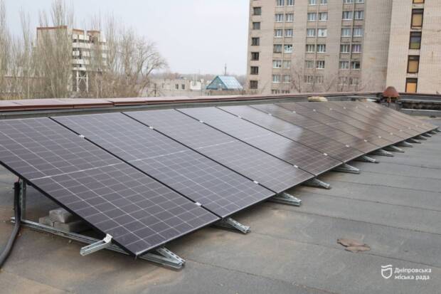 У 127 дніпровських школах встановлені сонячні електростанції