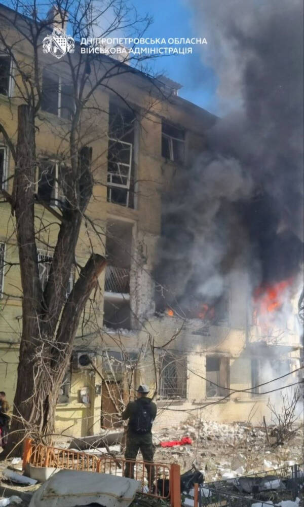 Дрони РФ атакували багатоповерхівку у Дніпрі: 5 поранених