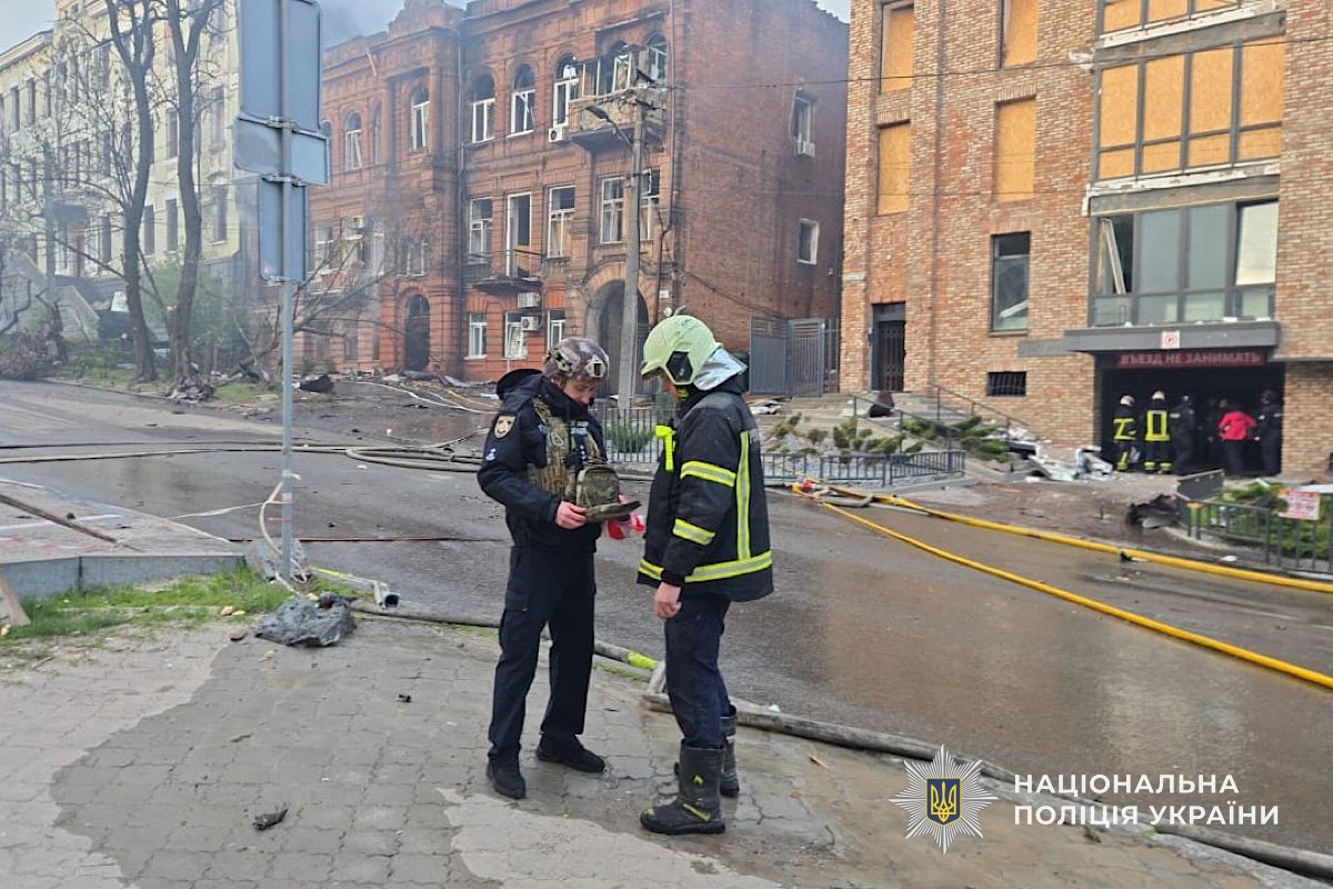 Атака на Дніпро 16 квітня: 2 загиблих, 27 постраждалих, руйнування в житлових кварталах