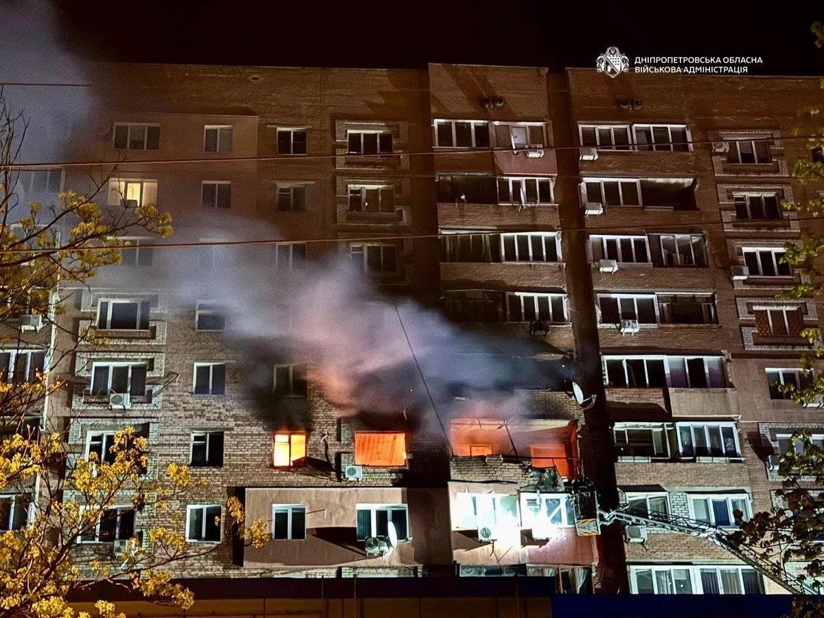 Атака на Дніпро 23 квітня: 2 загиблих, 10 поранених, пожежі в будинках