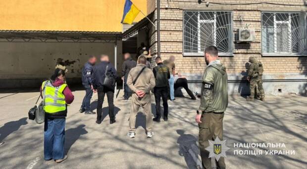 ТЦК Дніпропетровщини: посадовець затриманий на хабарі 1500 доларів